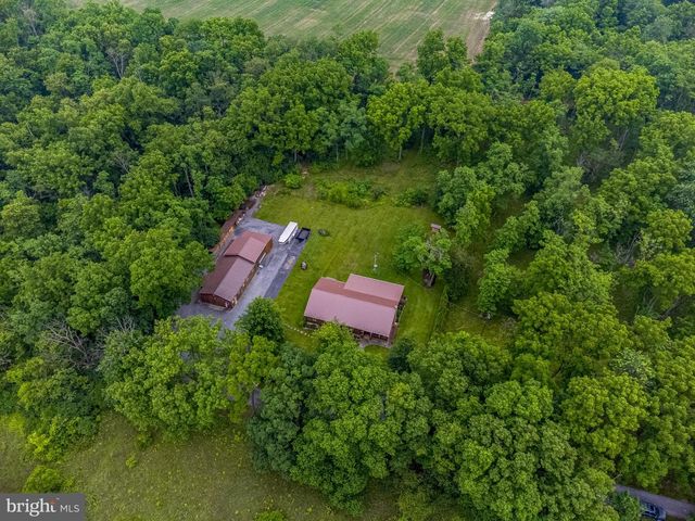 1489 ROXBURY RD, Shippensburg, PA 17257