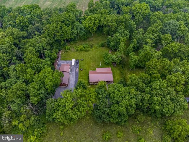 1489 ROXBURY RD, Shippensburg, PA 17257