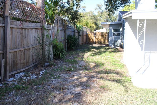 10704 50TH AVENUE N, Seminole, FL 33708