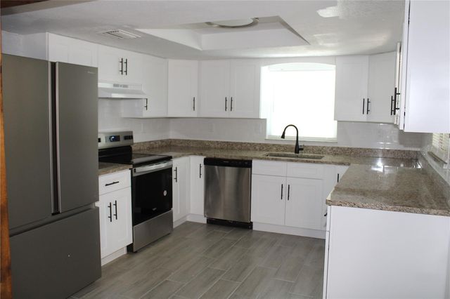 10704 50TH AVENUE N, Seminole, FL 33708