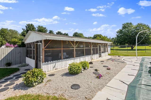 1125 N 350 E, Chesterton, IN 46304