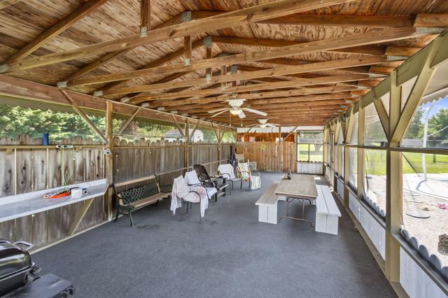 1125 N 350 E, Chesterton, IN 46304