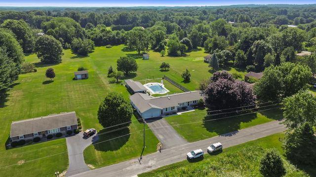 1125 N 350 E, Chesterton, IN 46304