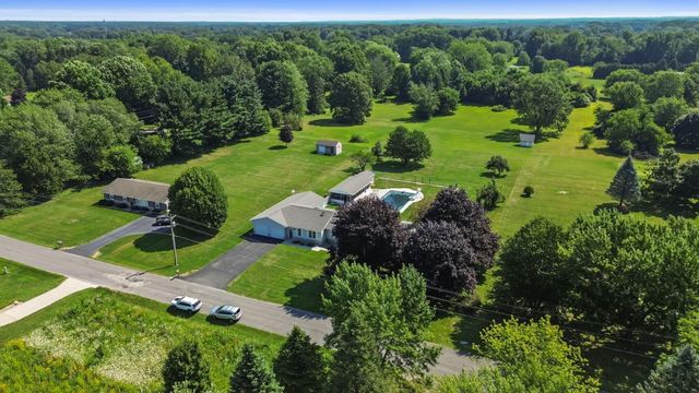 1125 N 350 E, Chesterton, IN 46304