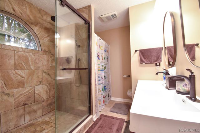 225 Mercer Road, Deatsville, AL 36022