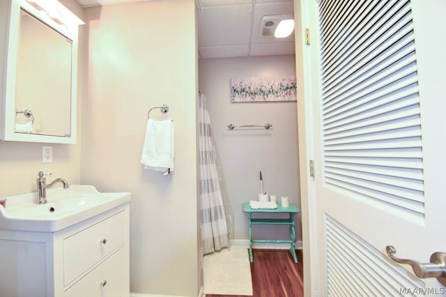 225 Mercer Road, Deatsville, AL 36022