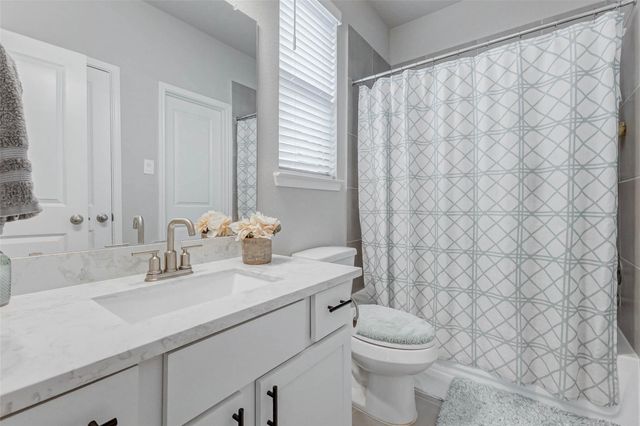 2806 Kingly Pine Trail, Conroe, TX 77385