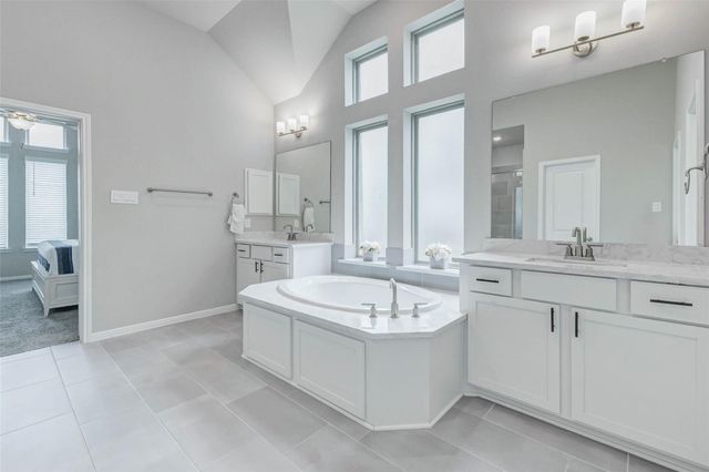 2806 Kingly Pine Trail, Conroe, TX 77385