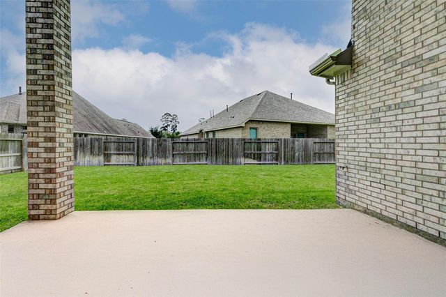 2806 Kingly Pine Trail, Conroe, TX 77385