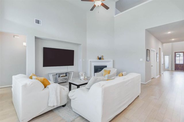 2806 Kingly Pine Trail, Conroe, TX 77385