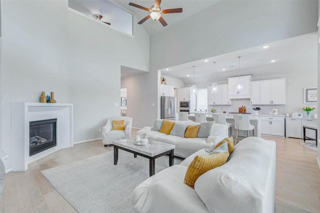 2806 Kingly Pine Trail, Conroe, TX 77385