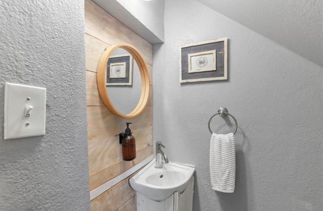 3905 Avenue L, Galveston, TX 77550