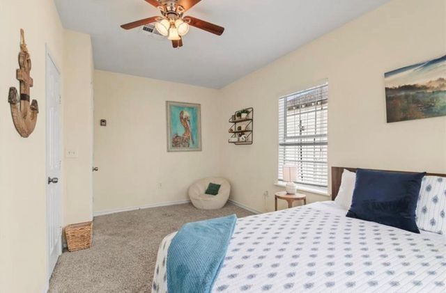 3905 Avenue L, Galveston, TX 77550