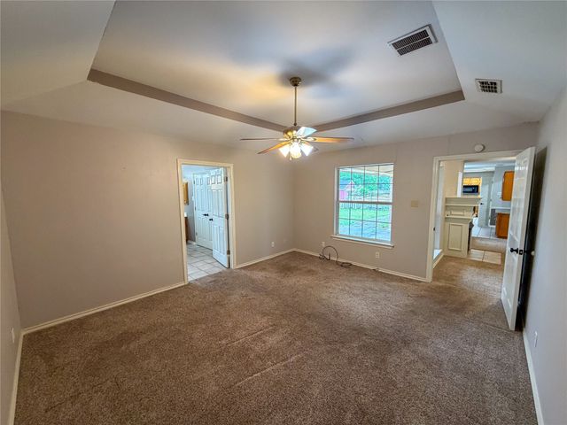 2204 N Village Drive, Bonham, TX 75418