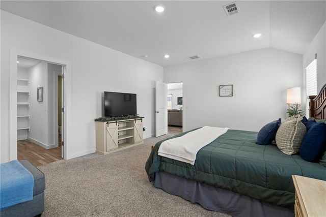 302 E Seville Street, Siloam Springs, AR 72761