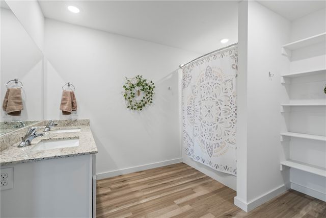 302 E Seville Street, Siloam Springs, AR 72761