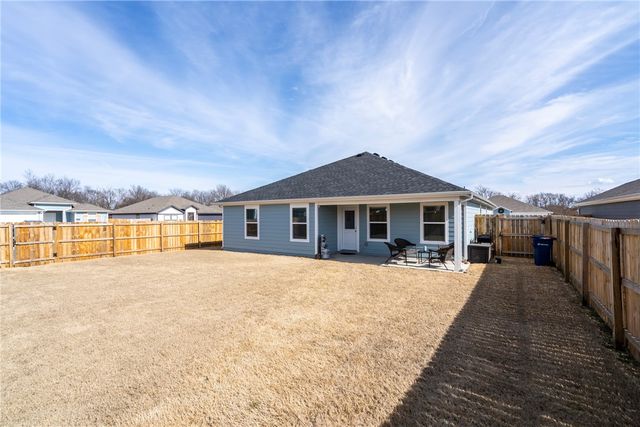 302 E Seville Street, Siloam Springs, AR 72761