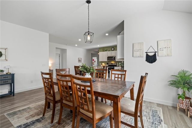 302 E Seville Street, Siloam Springs, AR 72761