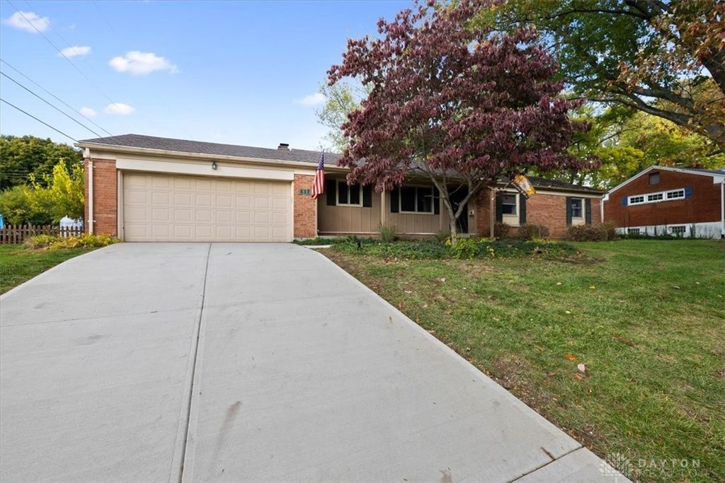 617 Laurelann Drive, Dayton, OH 45429