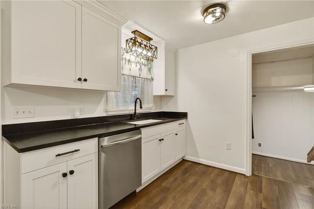 14 Belmont RD, Newport News, VA 23601