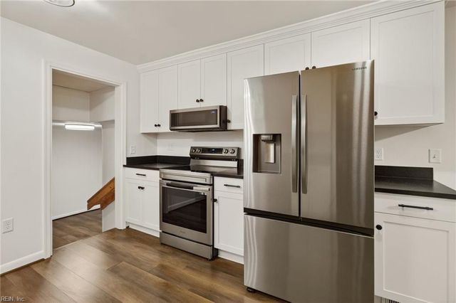 14 Belmont RD, Newport News, VA 23601