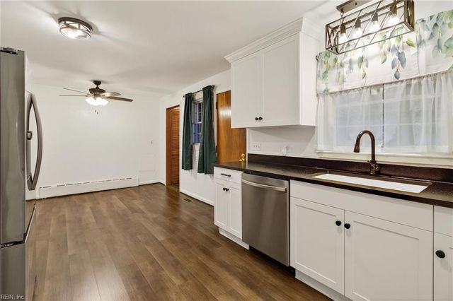 14 Belmont RD, Newport News, VA 23601