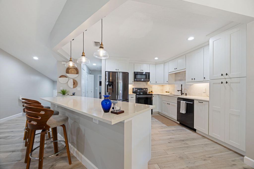 5710 Coach House Circle F, Boca Raton, FL 33486