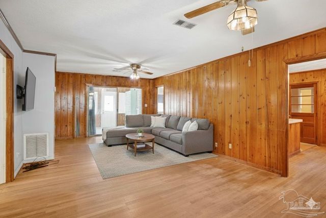 533 Ditmar St, Pensacola, FL 32503