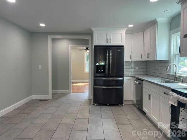 200 E White Street, Morganton, NC 28655