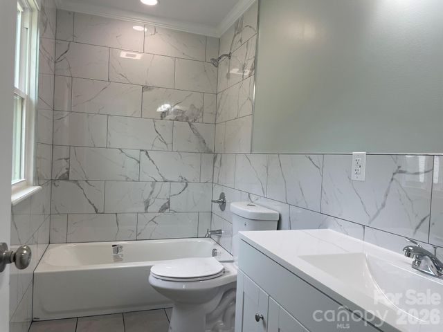 200 E White Street, Morganton, NC 28655