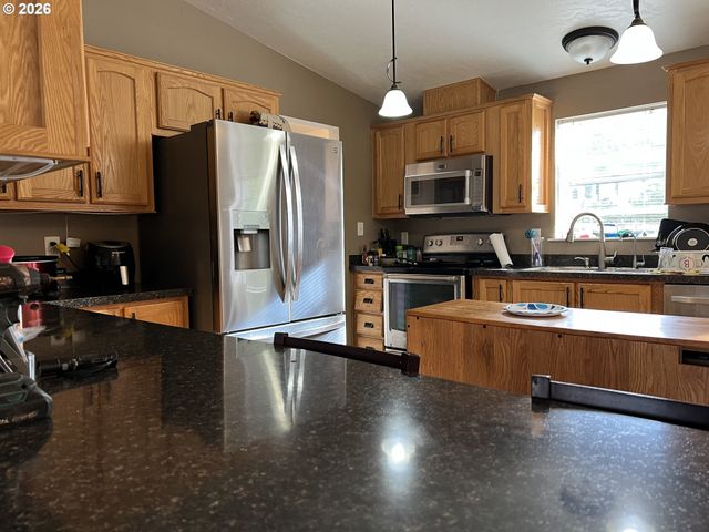 16126 GUSTAFSON Ln, Brookings, OR 97415