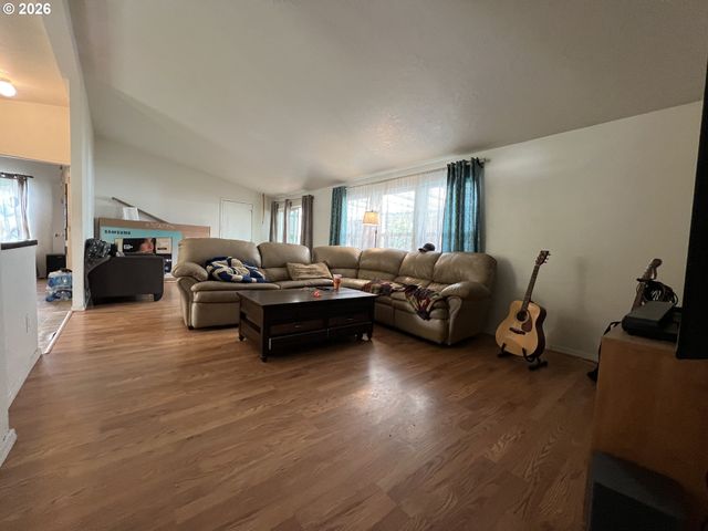 16126 GUSTAFSON Ln, Brookings, OR 97415