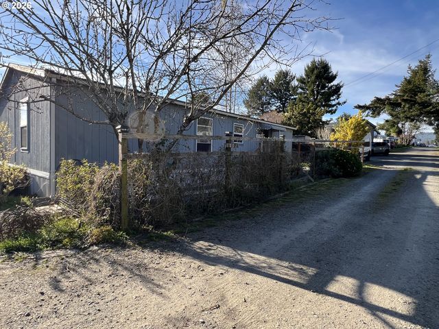 16126 GUSTAFSON Ln, Brookings, OR 97415