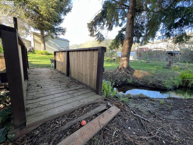 16126 GUSTAFSON Ln, Brookings, OR 97415