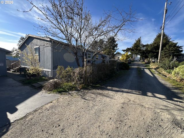16126 GUSTAFSON Ln, Brookings, OR 97415