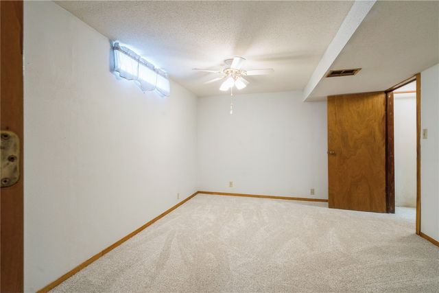 1155 A Avenue NW, Marion, IA 52302