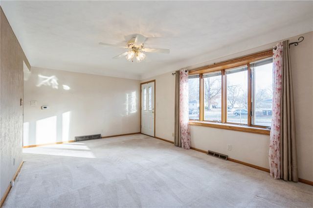 1155 A Avenue NW, Marion, IA 52302