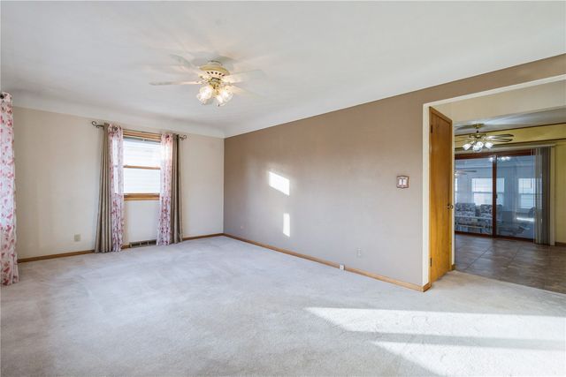 1155 A Avenue NW, Marion, IA 52302