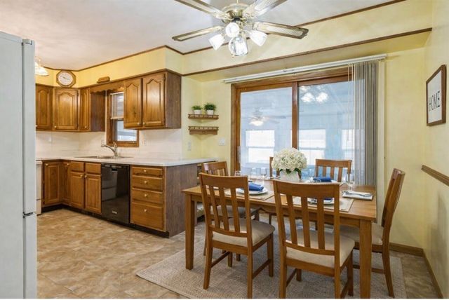 1155 A Avenue NW, Marion, IA 52302