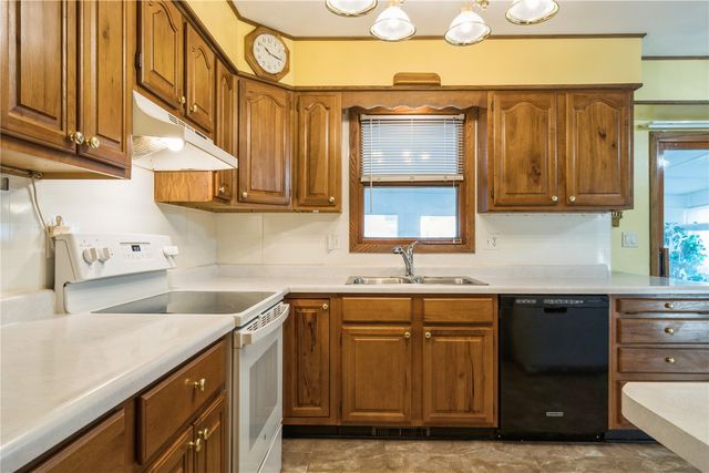 1155 A Avenue NW, Marion, IA 52302