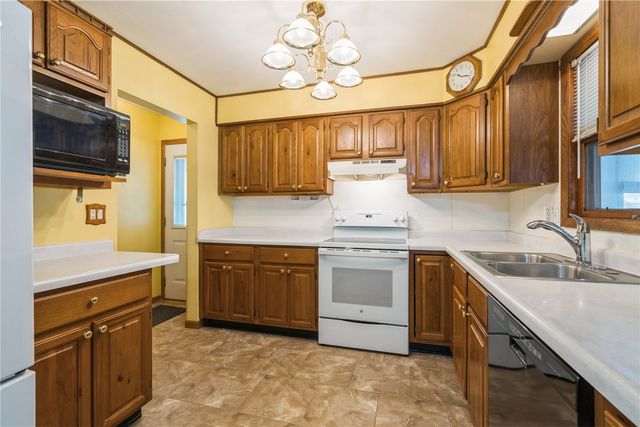 1155 A Avenue NW, Marion, IA 52302