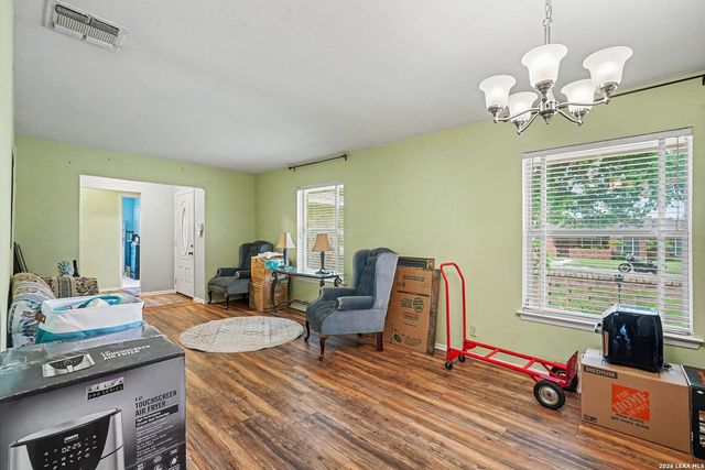 4355 Treehouse Dr, San Antonio, TX 78222