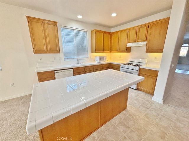 8031 Mickelson Way, Hemet, CA 92545