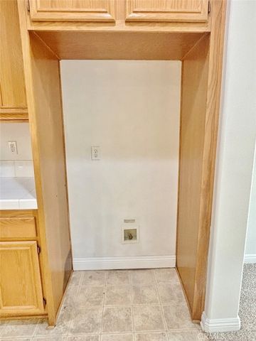 8031 Mickelson Way, Hemet, CA 92545