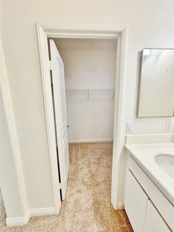 8031 Mickelson Way, Hemet, CA 92545