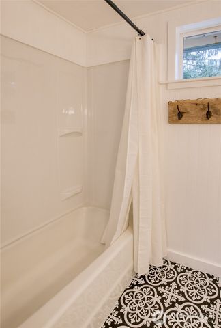 140 Jib Street NW, Ocean Shores, WA 98569