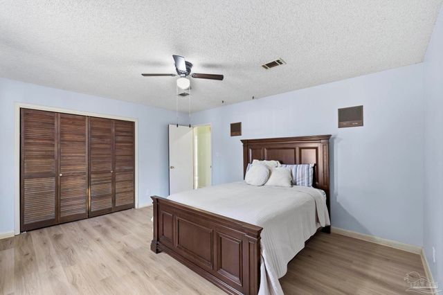 9520 Plainfield Ave, Pensacola, FL 32514