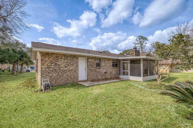 9520 Plainfield Ave, Pensacola, FL 32514