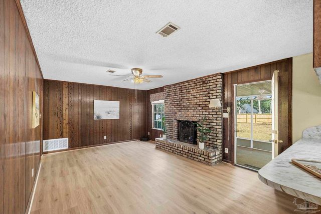 9520 Plainfield Ave, Pensacola, FL 32514