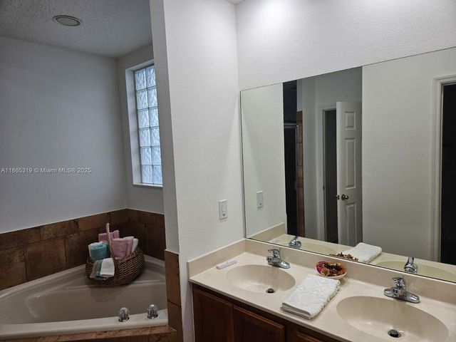 115 Heron Point Way, Deland, FL 32724